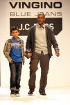 Amsterdam 9 november 2009
modeshow JC Rags en Vingino op  de beurs van Life after Football. Aron Winter met zijn zoon
Peter Smulders bv