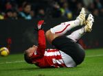 Eindhoven, 12 December 2009
Kompetitiewedstrijd PSV-AZ, eindstand 1-0 Seizoen 2009/2010
Balasz Dzsudzsak wordt onderuit gehaald door Ragnar Klavan
Foto Junior Smulders