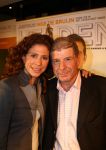 Arnhem, Papendal 8 December 2009
Presentatie 3e uitgave van het magazine HELDEN van Frits Barend en zijn dochter Barbara Barend
Barbara Barend met haar vader Frits Barend
Foto Peter Smulders
