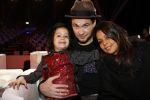 Amsterdam 8 december 2009
Sterren kinderen dansen op het ijs in de rai. Boris Titulaar met vrouw en zoontje Django
Peter Smulders bv