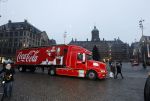 Amsterdam 9 december 2009
De coca cola kerst vrachtwagen ontworpen en gemaakt door Blik op sign de reclamebeesten op de dam in Amsterdam.
Peter Smulders bv