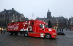 Amsterdam 9 december 2009
De coca cola kerst vrachtwagen ontworpen en gemaakt door Blik op sign de reclamebeesten op de dam in Amsterdam.
Peter Smulders bv