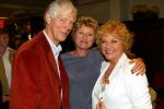 Soestduinen 26 april 2003
Conny Vink krijgt koninklijke onderscheiding
martine Bijl en berend boudewijn
