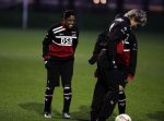 Alkmaar 2 december 2009
claudia van den heiligenberg en Duanne Bito arriveren bij trainingscomplex van az waar de dames trainen.
Peter Smulders bv