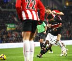 Eindhoven, 12 December 2009
Kompetitiewedstrijd PSV-AZ, eindstand 1-0 Seizoen 2009/2010
Erik Pieters in duel Kew Jaliens
Foto Junior Smulders