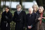 Amsterdam 8 december 2009
Begrafenis Ramses Shaffy op zorgvlied. Ramses vertrok met koets vanaf Carre. Daar waren Liesbeth List met man en dochter en Kitty Courbois. frank Boeijen met vrouw en Frits Spits
Peter Smulders bv