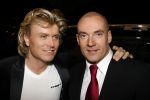 Amsterdam 11 november 2009
Gerard Joling met kaal hooft bij ballet premiere in Carre. Hij heeft zich kaal laten scheren en nieuwe haren laten inplanteren. Gerard met Hans klok
Peter Smulders bv