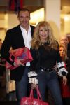 Amsterdam 28 november 2009
Bn ers lopen modeshow en verkopen art bags voor het aids fonds in de bijenkorf. Gerard Joling en Patricia Paay
Peter Smulders bv