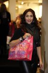 Amsterdam 28 november 2009
Bn ers lopen modeshow en verkopen art bags voor het aids fonds in de bijenhkorf. Hind
Peter Smulders bv