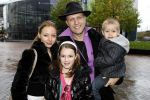 Amsterdam 28 november 2009
Premiere Arthur in pathe Arena. Hugo Metsers met vrouw en kinderen
Peter Smulders bv