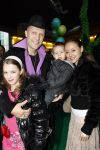 Amsterdam 28 november 2009
Premiere Arthur in pathe Arena. Hugo Metsers met vrouw en kinderen
Peter Smulders bv