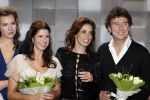 Gouda 7 december 2009
Premiere de gelukkige huisvrouw in het theater van Gouda.
De acteurs zijn Isa Hoes Marc Klein Essink Ruben Lursen Anne Lamsvelt en Marie Louise Stheins.. Heleen v Royen
Peter Smulders bv