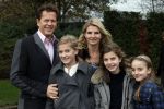 Kaatsheuvel 29 november 2009
Presentatie CD Sound of music in het efteling theater. jan Willem en Francis Bruggenwirth met dochters en een vriendinnetje
Peter Smulders bv