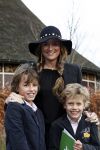 Kaatsheuvel 29 november 2009
Presentatie CD Sound of music in het efteling theater. Lieke v Lexmopnd met buur jongetjes Max en Tim
Peter Smulders bv
