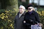Amsterdam 8 december 2009
Begrafenis Ramses Shaffy op zorgvlied. Ramses vertrok met koets vanaf Carre. Daar waren Liesbeth List met man en dochter en Kitty Courbois. Louis v Dijk met vrouw
Peter Smulders bv