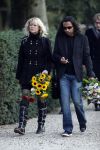 Amsterdam 8 december 2009
Begrafenis Ramses Shaffy op zorgvlied. Ramses vertrok met koets vanaf Carre. Daar waren Liesbeth List met man en dochter en Kitty Courbois. manuela Kemp
Peter Smulders bv