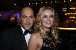 Amsterdam 10 december 2009
VIP avond van de miljonair fair in de RAI. Menthal Theo Nabuurs met vriendin Maaike Jansen
Peter Smulders bv