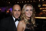 Amsterdam 10 december 2009
VIP avond van de miljonair fair in de RAI. Menthal Theo Nabuurs met vriendin Maaike Jansen
Peter Smulders bv
