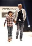 Amsterdam 9 november 2009
modeshow JC Rags en Vingino op  de beurs van Life after Football. Orlando Trustfull met zoon
Peter Smulders bv