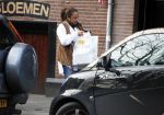 Amsterdam 7 december 2009
Patty Brard in haar smart op de cornelis schuytstraat.
Peter Smulders bv