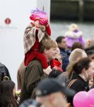 Scheveningen 14 november 2009
Prins Willem Alexander Prinses Maxima en hun kinderen Amalia Alexia en Ariane bij de intocht van Sinterklaas.
Peter Smulders bv