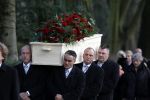 Amsterdam 8 december 2009
Begrafenis Ramses Shaffy op zorgvlied. Ramses vertrok met koets vanaf Carre. Daar waren Liesbeth List met man en dochter en Kitty Courbois
Peter Smulders bv