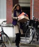 Amsterdam 4 december 2009
Robine v d Meer met kinderen op straat.
Peter Smulders bv