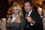 Amsterdam 1 december 2009
Opening Tiffany's winkel in de pc hooftstraat. Ronnie Rosenbaum en tatjana
Peter Smulders bv