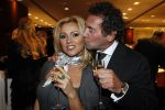 Amsterdam 1 december 2009
Opening Tiffany's winkel in de pc hooftstraat. Ronnie Rosenbaum en tatjana
Peter Smulders bv