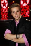 Hilversum 4 december 2009
Opnames live show popstars in studio 22. Wesley met zijn zwangere vriendin en met Buddha to Buddha armaband
Peter Smulders bv