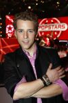 Hilversum 4 december 2009
Opnames live show popstars in studio 22. Wesley met zijn zwangere vriendin en met Buddha to Buddha armaband
Peter Smulders bv