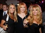 Amsterdam 9 december 2009
Presentatie Playboy met daarin Patricia Paay in Majestic. Yvonne Keeley en Ingrid Ferdinandes ( the starsisters)
Peter Smulders bv