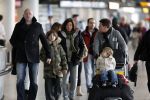 Schiphol 25 november 2010
Amanda Krabbe vertrekt voor 3 maanden naar Australie om daar aktie te gaan voeren tegen walvisvangst. martijn Bickel Achilles en de ouders van Amanda brengen haar weg.
Peter Smulders bv
