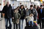 Schiphol 25 november 2010
Amanda Krabbe vertrekt voor 3 maanden naar Australie om daar aktie te gaan voeren tegen walvisvangst. martijn Bickel Achilles en de ouders van Amanda brengen haar weg.
Peter Smulders bv