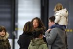 Schiphol 25 november 2010
Amanda Krabbe vertrekt voor 3 maanden naar Australie om daar aktie te gaan voeren tegen walvisvangst. martijn Bickel Achilles en de ouders van Amanda brengen haar weg.
Peter Smulders bv