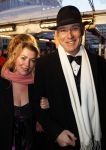 Amsterdam 28 november 2010
Opening Nieuwe de la Mar theater en premiere Le cage aux folles. Atzo Nicolai met vrouw
Peter Smulders bv