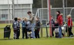 Maarssen 11 december 2010
Bas Westerweel gaat samen met zijn zoon Sebastiaan naar het voetballen.
Peter Smulders bv