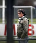 Maarssen 11 december 2010
Bas Westerweel gaat samen met zijn zoon Sebastiaan naar het voetballen.
Peter Smulders bv