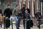 Maarssen 11 december 2010
Bas Westerweel gaat samen met zijn zoon Sebastiaan naar het voetballen.
Peter Smulders bv