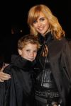 Utrecht 16 november 2010
Premiere Harry Potter film bij het spoorweg museum in Utrecht. Daphne Deckers met zoon Alec en een vriendje
Peter Smulders bv