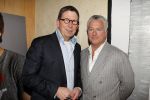 Amsterdam 10 november 2010
Presentatie boek van LINDA door Linda de Mol. Bram Moszkowicz en Eva Jinek nemen het eerste boek in ontvangst. Bram met CEO van Sanoma uitgevers Dick Molman
Peter Smulders bv