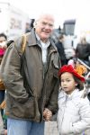 Scheveningen 13 november 2010
Prinses Maxima Prins WillemAlexander en Amalia Ariane en Alexia bij intocht sinterklaas. Dolf de Vries met kleinkind
Peter Smulders bv