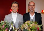Hoofddorp 7 december 2010
Presentatie Helden en bekend maken van samenwerking met Sanoma uitgevers. Dick Molman ... Frits en Barbara Barend zwanger. Edward Gal met vriend Hans Peter Minderhoud
Peter Smulders bv