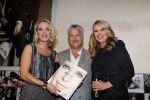Amsterdam 10 november 2010
Presentatie boek van LINDA door Linda de Mol. Bram Moszkowicz en Eva Jinek nemen het eerste boek in ontvangst.
Peter Smulders bv