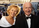 Amsterdam 28 november 2010
Opening Nieuwe de la Mar theater en premiere Le cage aux folles. Guido v Woerkum met vrouw
Peter Smulders bv