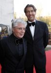 Kaatsheuvel 21 november 2010
Premiere Kruimeltje in het eftelingtheater. Jacques d Ancona met een kennis
Peter Smulders bv