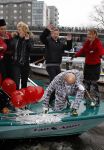 Amsterdam 18 november 2010
Doop rondvaartboot van jan Keizer en Annie Schilders bij Lovers.
Peter Smulders bv