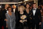Amsterdam 28 november 2010
Opening Nieuwe de la Mar theater en premiere Le cage aux folles. Joop en Janine v d Ende met hun kinderen Vincent en Iris
Peter Smulders bv