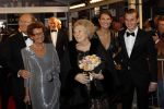 Amsterdam 28 november 2010
Opening Nieuwe de la Mar theater en premiere Le cage aux folles. Joop en Janine v d Ende met hun kinderen Vincent en Iris
Peter Smulders bv