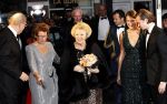 Amsterdam 28 november 2010
Opening Nieuwe de la Mar theater en premiere Le cage aux folles.Joop en Janine v d Ende met kinderen iris en Vincent met Koningin Beatrix
Peter Smulders bv